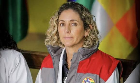 Transportista cuestiona a la esposa del presidente por el precio del diésel