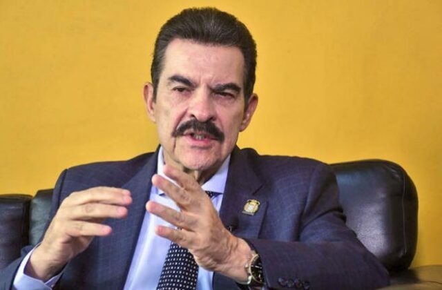 Manfred Reyes Villa propone aumentar producción nacional para mitigar impacto del diésel