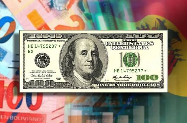 La Brecha Cambiaria se Amplía en Bolivia: Dólar Paralelo Supera el Oficial en un 15%