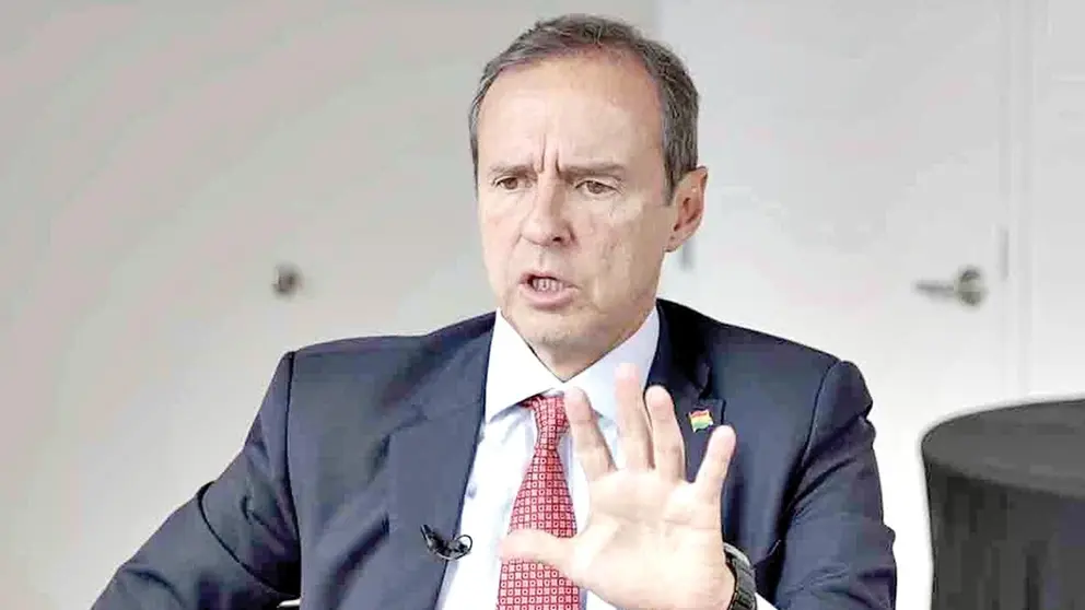 Tuto Quiroga critica el gobierno actual y pide un cambio de modelo económico