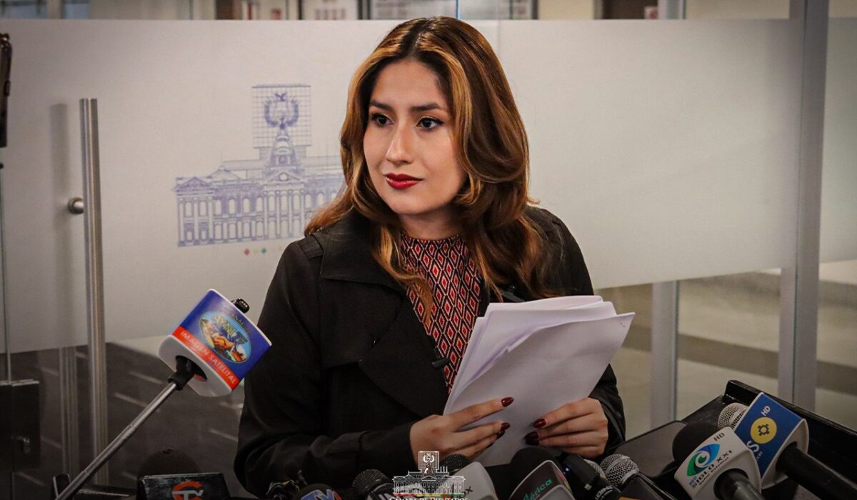 Sofía Rocha critica la gestión del ministro de Gobierno, Marco Antonio Oviedo