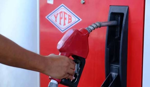 Gobierno de Bolivia planea eliminar subsidios a combustibles en 2027