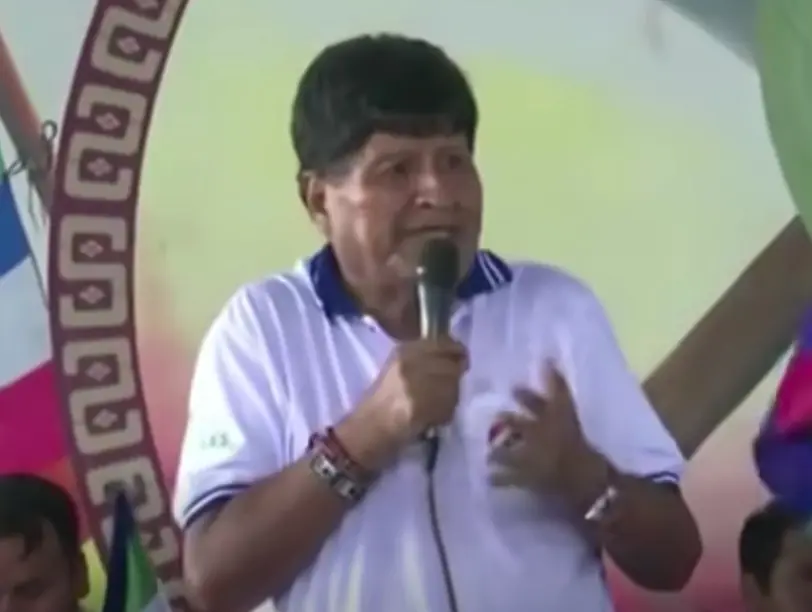 Evo Morales recibe solicitudes para postularse, pero retrasa la discusión