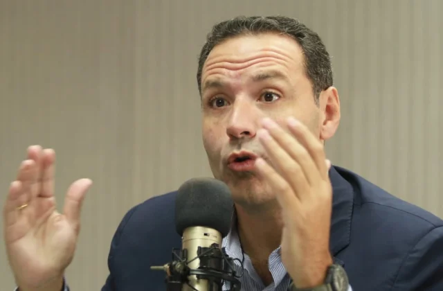 Zambrana exige transparencia en el uso de recursos públicos