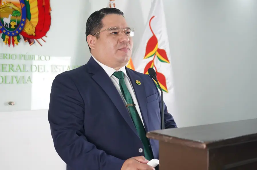 Diego Ávila, reconocido como "presidente constitucional" en ausencia de autoridades