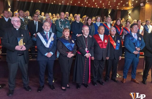 La UCB celebra 60 años de compromiso educativo en Oruro