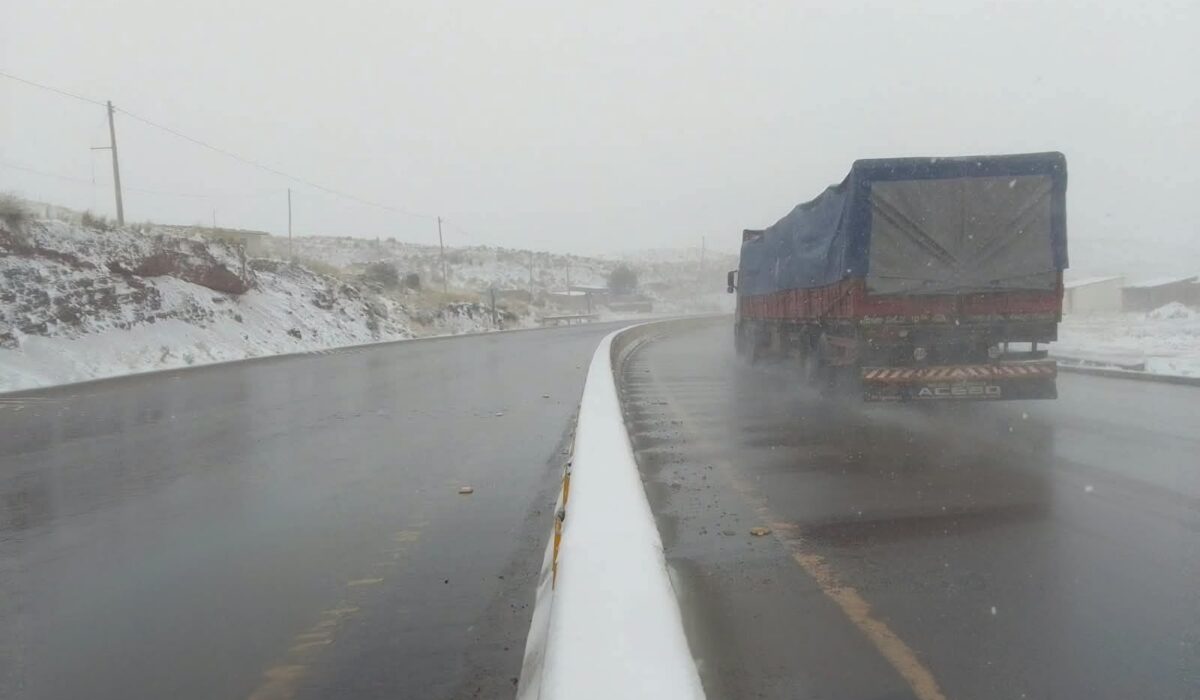 La ruta Oruro-Cochabamba transitable, pero con precauciones