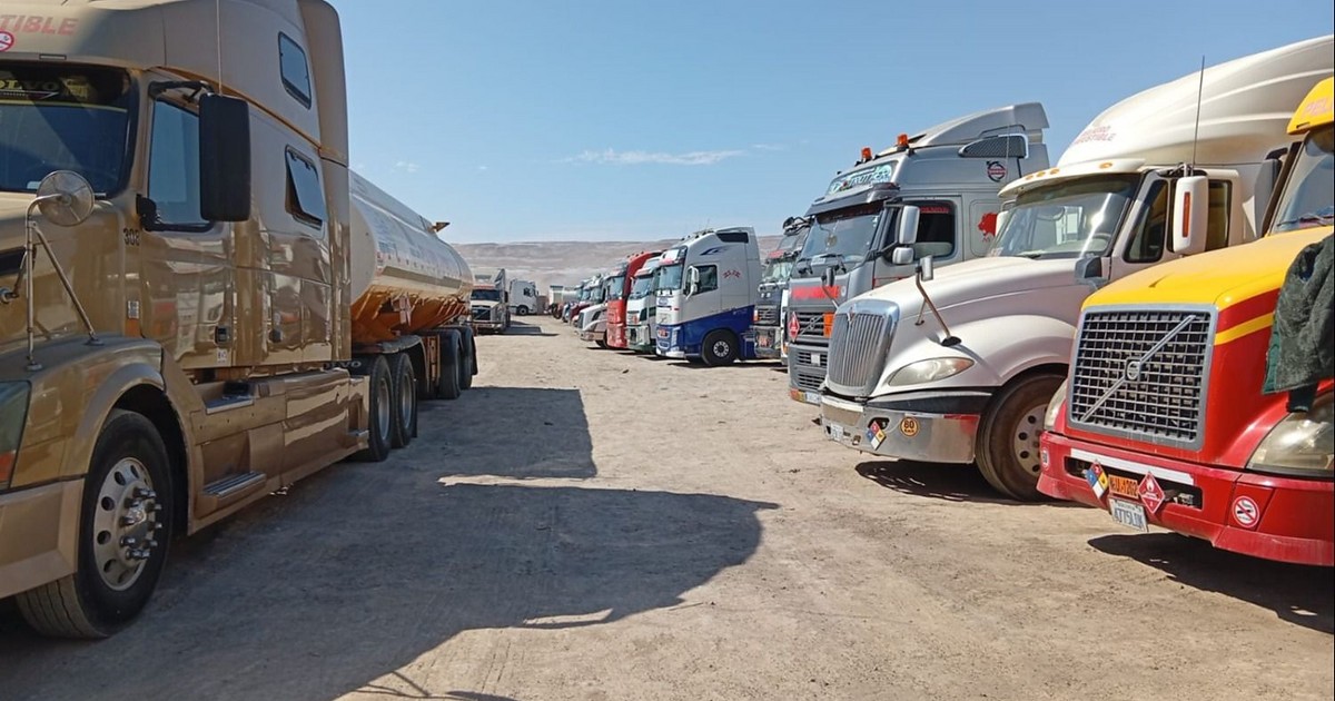 Cisterna de diésel en espera: 300 camiones varados en Arica