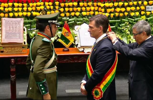 Legisladores alertan sobre vacío de poder en Bolivia