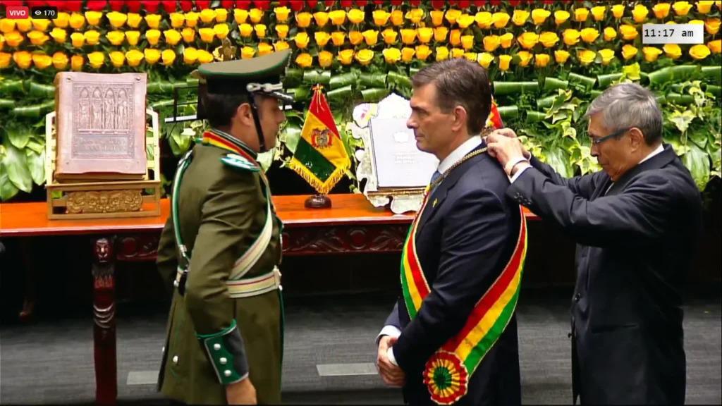 Legisladores alertan sobre vacío de poder en Bolivia