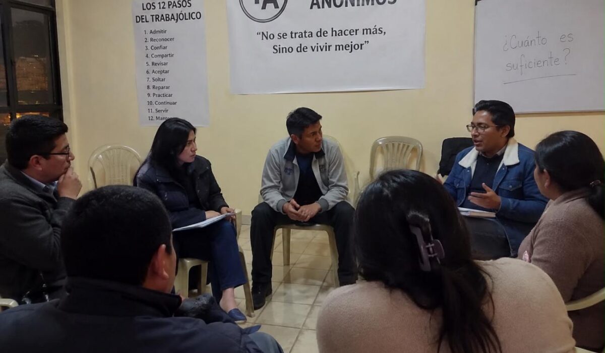 Inicia en Bolivia el programa Trabajólicos Anónimos para promover el bienestar laboral