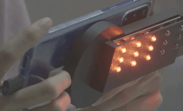 Desarrollan un dispositivo para detectar cámaras ocultas utilizando smartphones