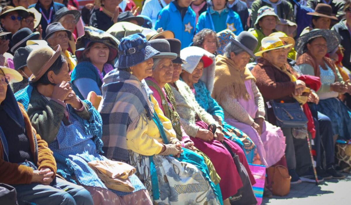 Innovador modelo de atención geriátrica en Oruro se presenta en La Paz