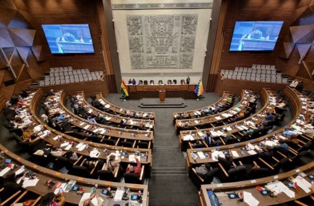 El Gobierno presenta un proyecto de ley para acuerdo con el FMI por monto reducido