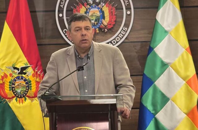 Reforma constitucional en Bolivia se extenderá hasta 2027, anuncia Ávila
