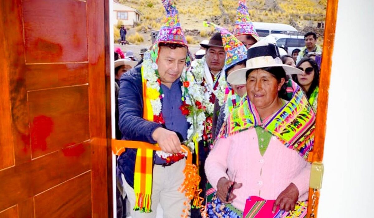 Inauguran viviendas sociales en el Ayllu Culta de Oruro