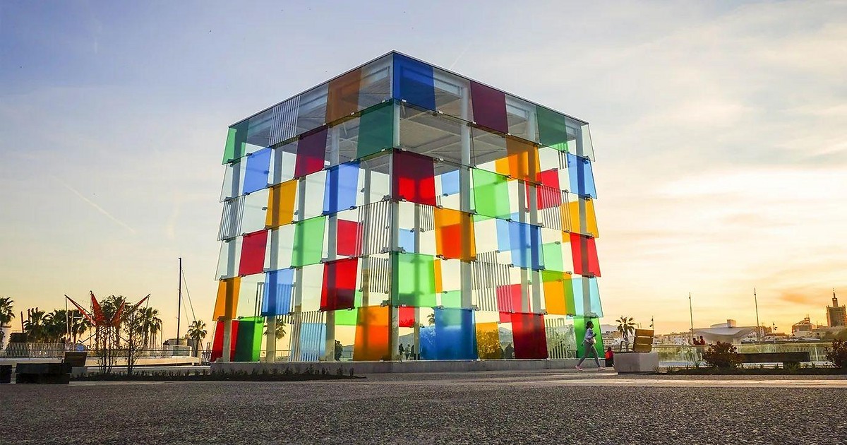 Ocho edificios icónicos que celebran el color en la arquitectura