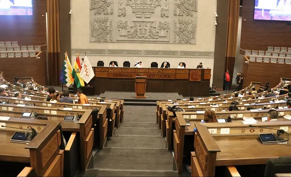 Legisladores exigen a la Policía la detención de Evo Morales