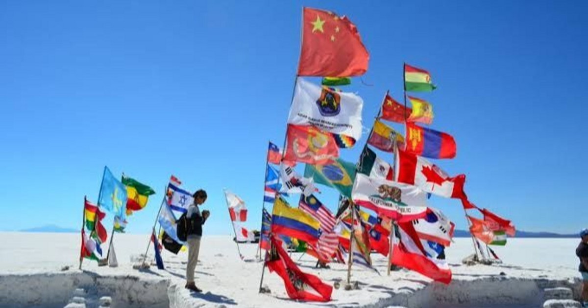 Transporte turístico en Uyuni opera a medio ritmo por escasez de diésel