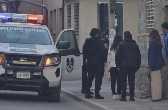 Intervención de autoridades ante menores alcoholizados en Oruro