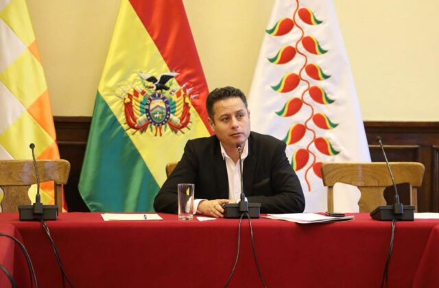 Diego Ávila liderará el país durante la ausencia de autoridades