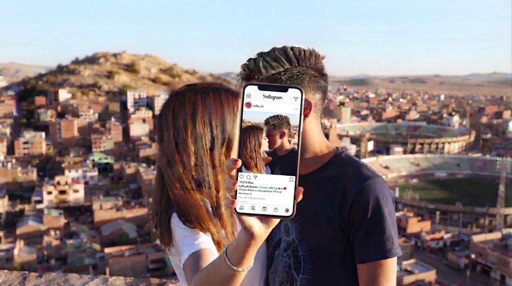 Amor y tecnología: Una mirada crítica a las relaciones modernas