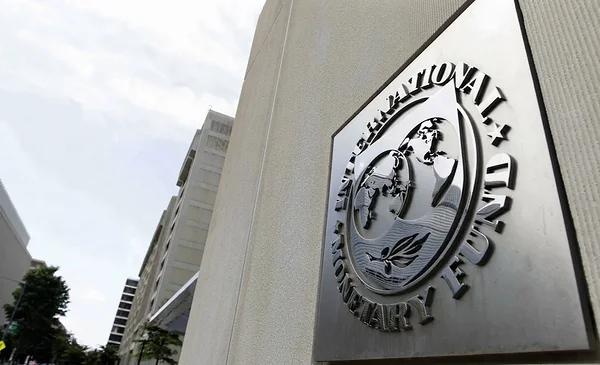 Bolivia formaliza acuerdo económico con el FMI por tres años