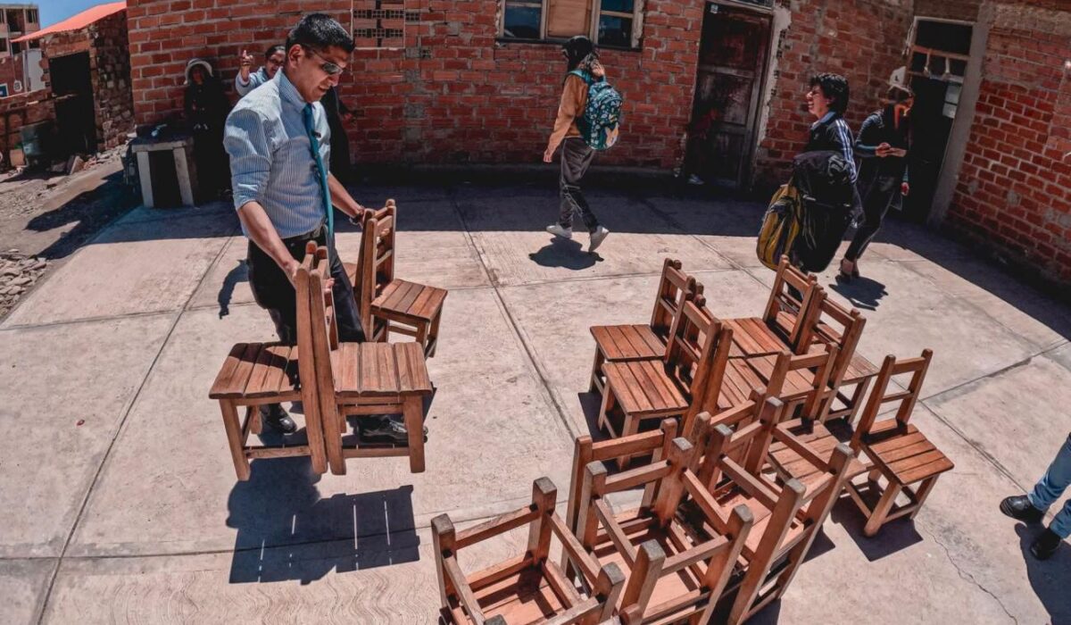 Reemplazo de mobiliario educativo en Oruro mejora condiciones de aprendizaje