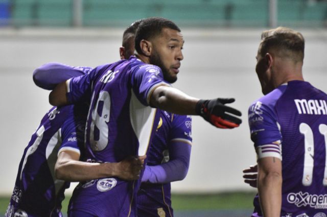 Real Potosí logra victoria agónica frente a Oriente Petrolero