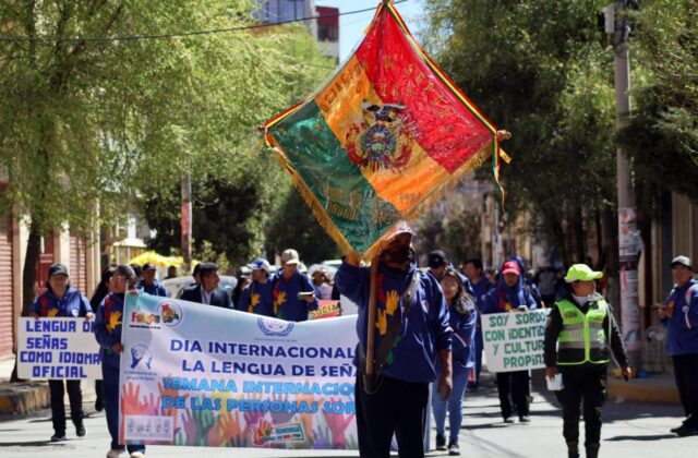 Celebración de la comunidad sorda en Oruro promueve la inclusión social