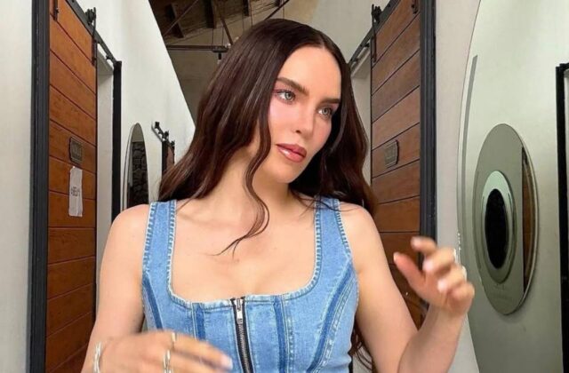 Belinda vive un momento de tensión en vuelo privado debido a turbulencias