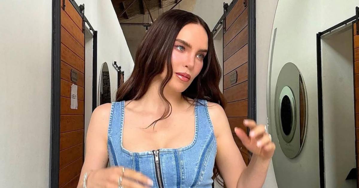 Belinda vive un momento de tensión en vuelo privado debido a turbulencias