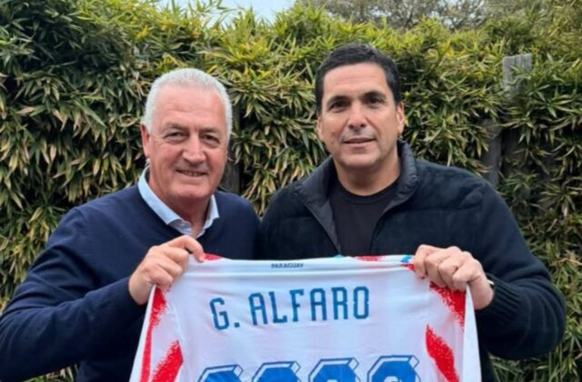 Gustavo Alfaro continuará al mando de la selección paraguaya hasta el 2030