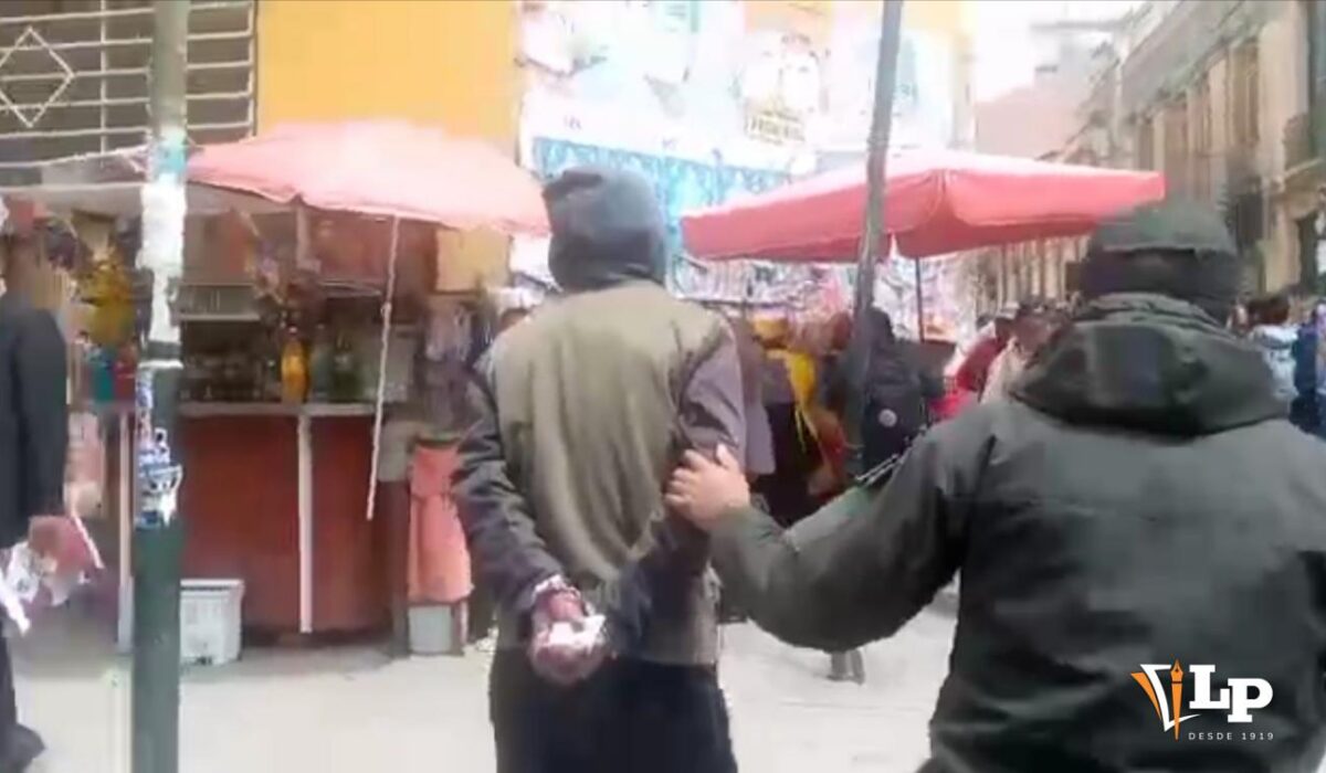 Capturan a ladrón de bicicleta en Oruro