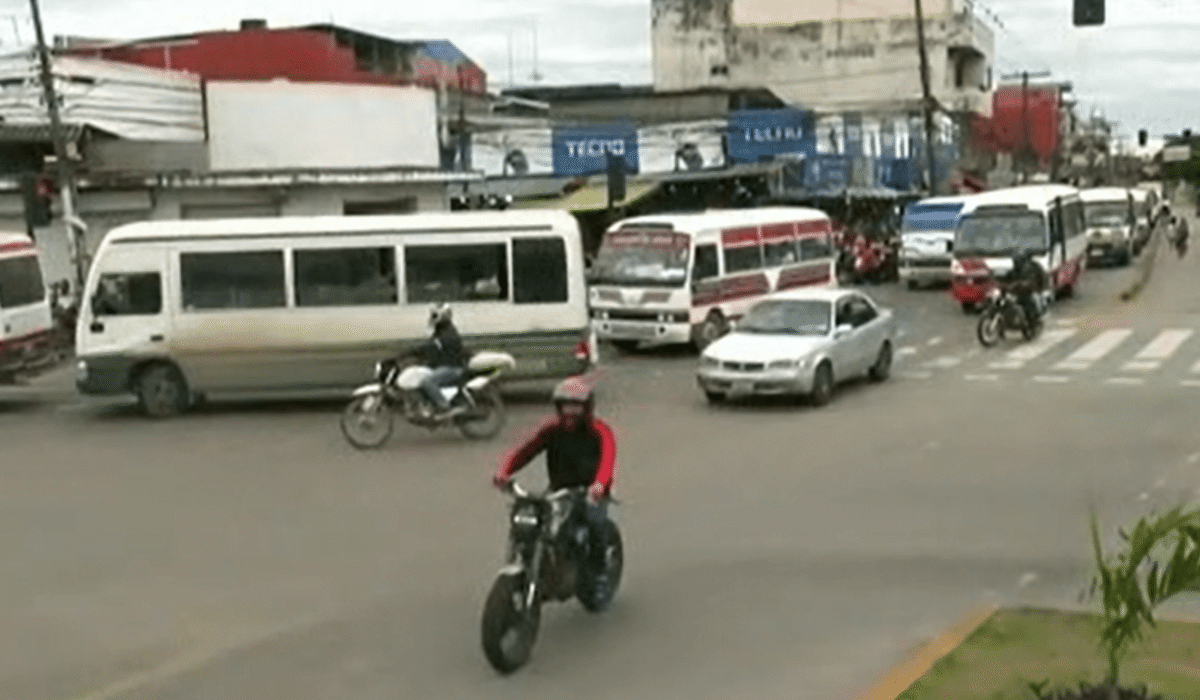 Paro y marcha del transporte urbano por el precio del diésel