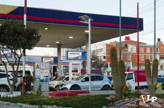Transporte pesado demanda un precio unificado del diésel en Bolivia