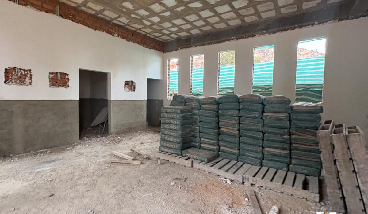 Crisis económica afecta a trabajadores de la construcción en Oruro