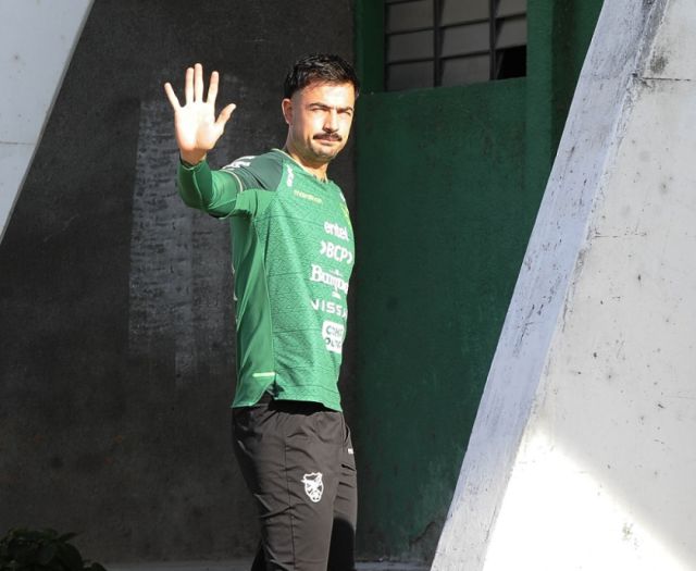 Viscarra recibe el apoyo de Villegas para ser el arquero titular