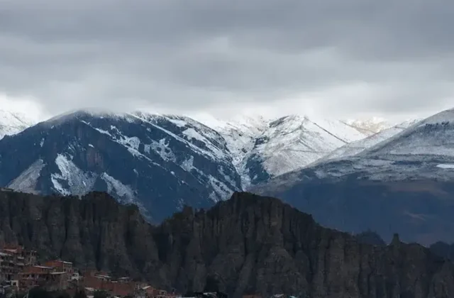 Alerta naranja por nevadas en cinco departamentos del país