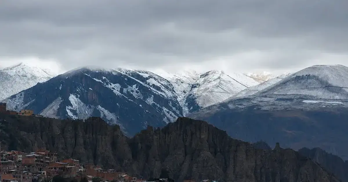 Alerta naranja por nevadas en cinco departamentos del país