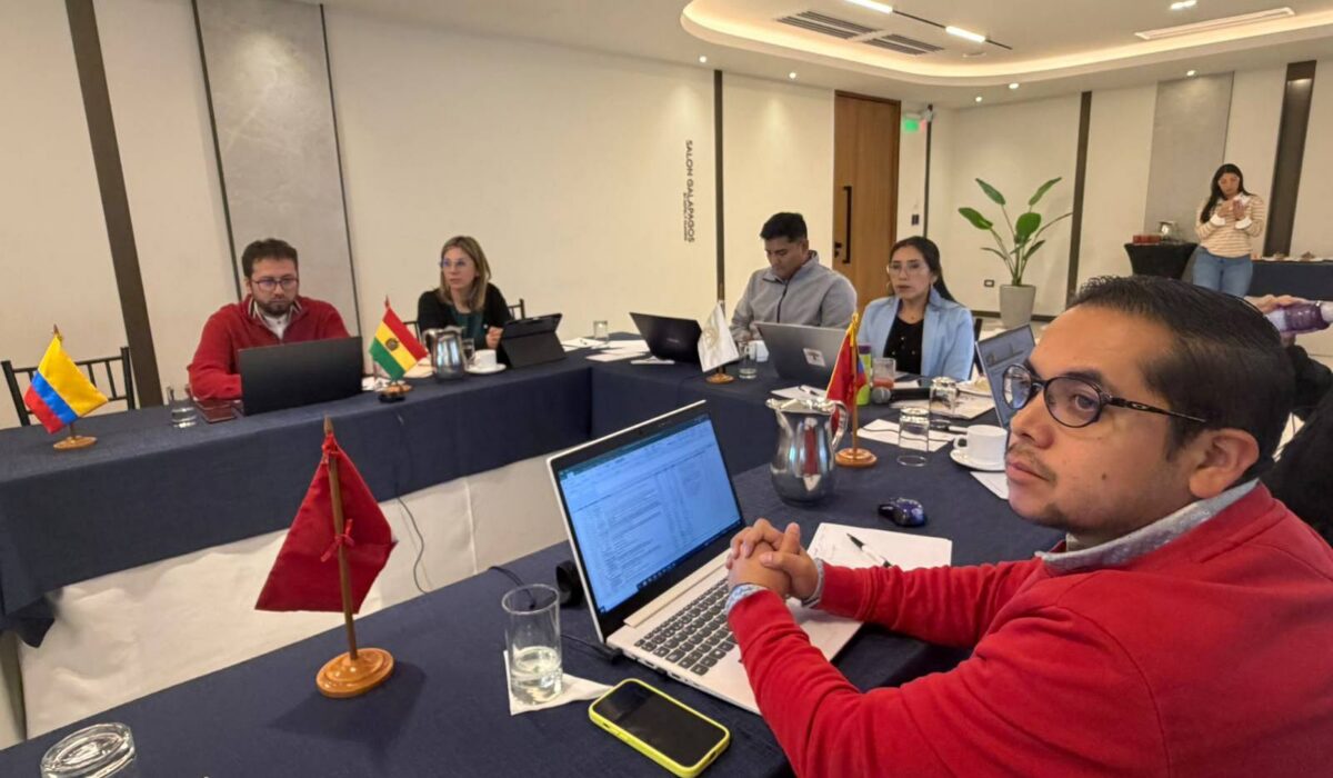 Bolivia se une a foros en Quito para abordar el mercurio y desafíos ambientales en minería