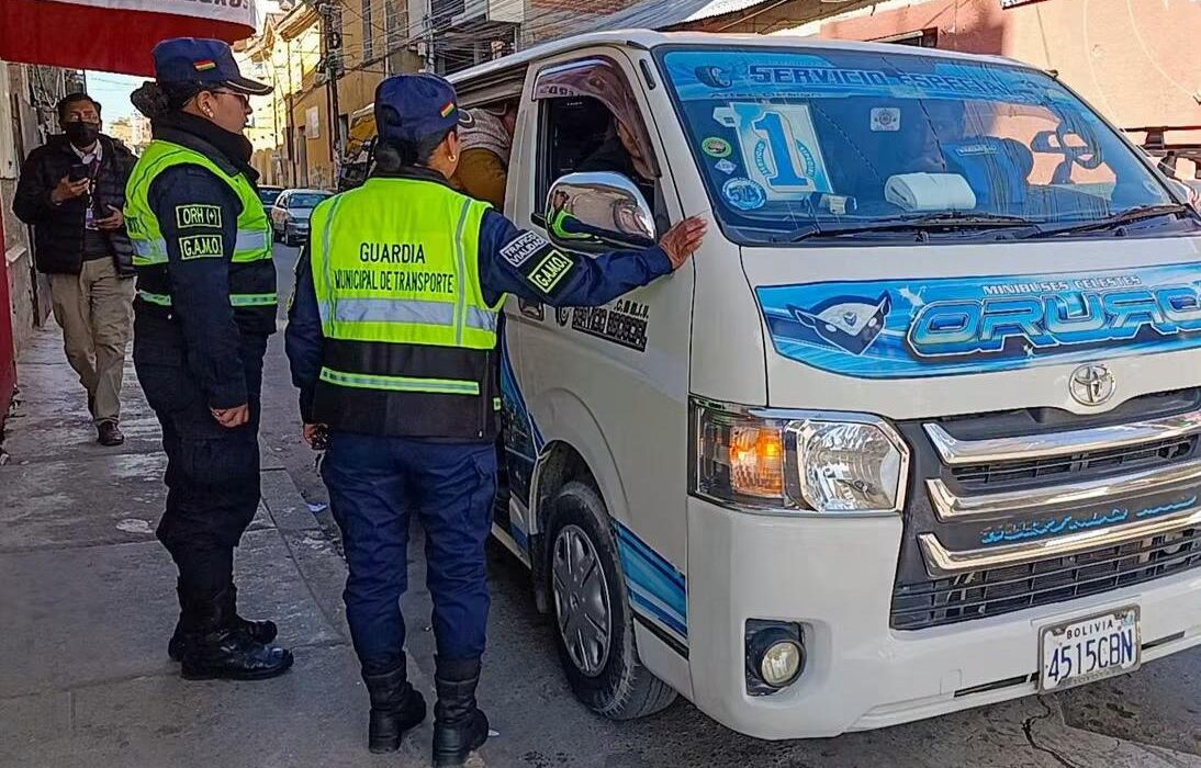 Controles de tarifas de transporte público en Oruro