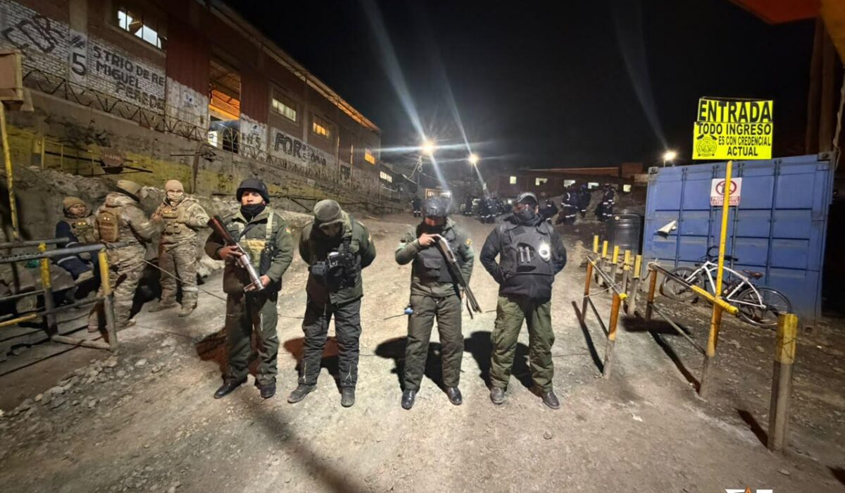 Refuerzan la seguridad en Huanuni ante amenazas de los 'jucus'
