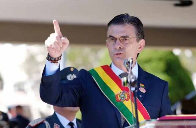 Presidentes anteriores bajo la lupa por crisis de combustibles