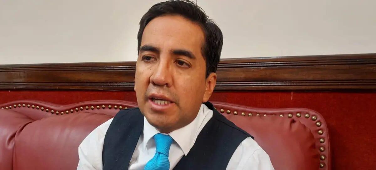 El ministro Bascopé señala que el estado de excepción no bloquea el diálogo sobre la reforma constitucional