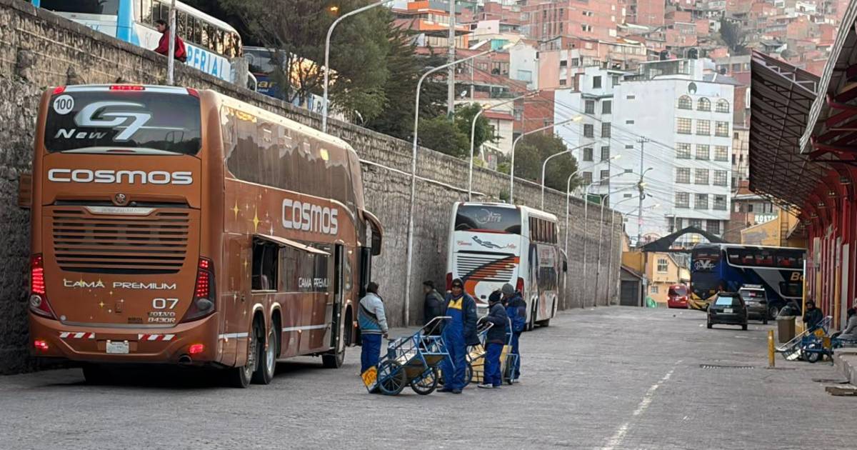 Operaciones en terminales de buses del eje central se desarrollan con normalidad este lunes