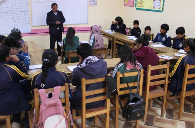 Escuelas de Oruro deben evaluar clases ante paro de transporte
