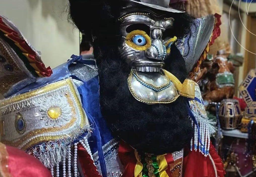 Controles de precios en trajes folklóricos para el VISO 2026