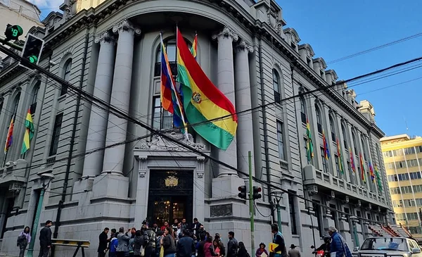 Gobierno destina más de un millón de bolivianos a la Vicepresidencia