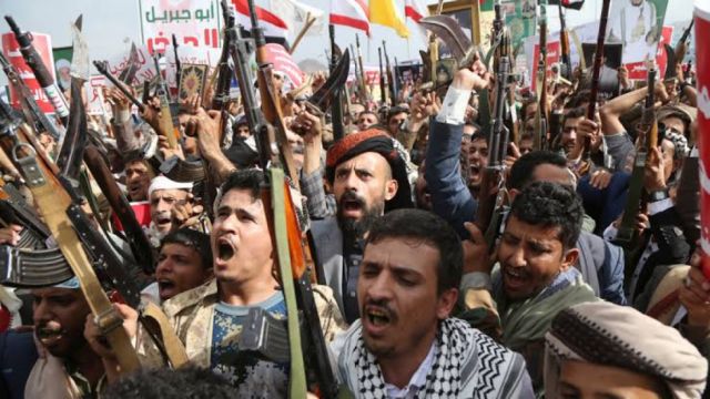Hutíes intensifican ofensivas contra Arabia Saudita